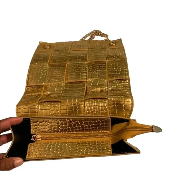 Crossbody/Handbag 2Way Metallic Croc Embossed Look Gold with Chain Detail NWOT - Picture 6 of 9